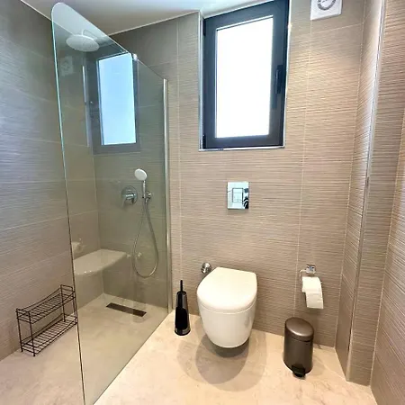 Dejablue, Block A2, Unit 4 דירה Kalogrea