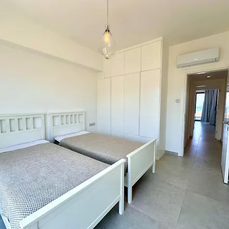 Dejablue, Block A2, Unit 4 *