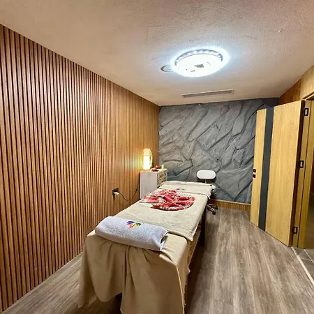 Dejablue, Block A2, Unit 4 דירה Kalogrea