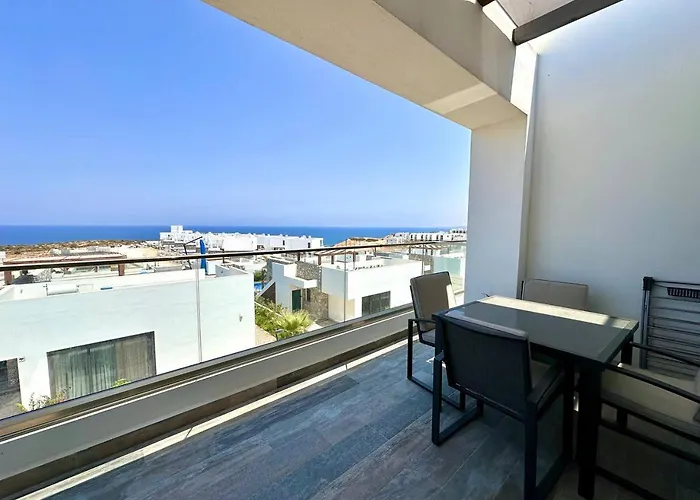 Dejablue, Block A2, Unit 4 Kalogrea