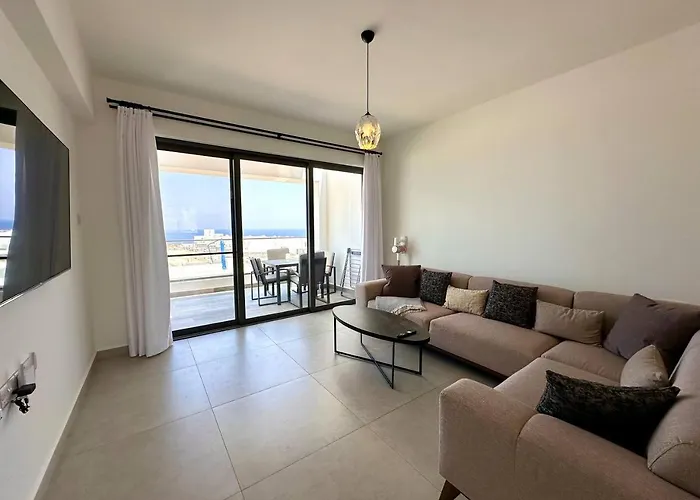 Dejablue, Block A2, Unit 4 Kalogrea