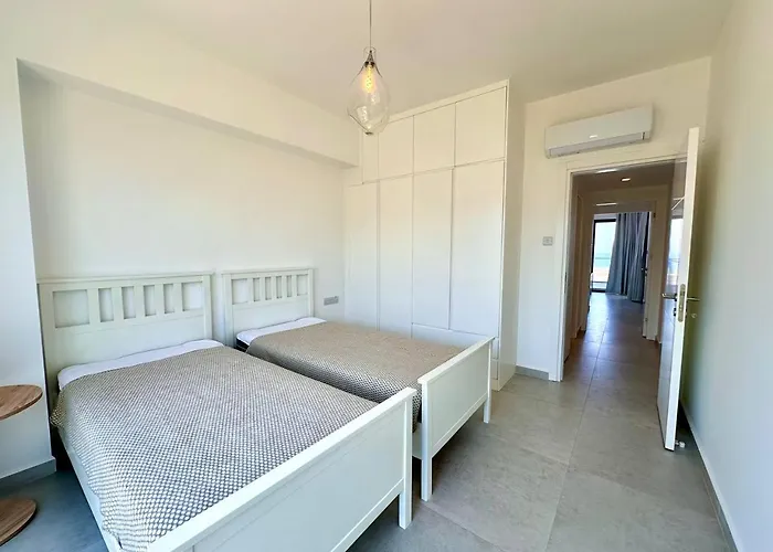 Dejablue, Block A2, Unit 4 *