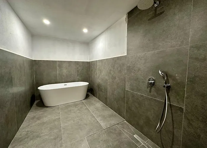 Dejablue, Block A2, Unit 4 *